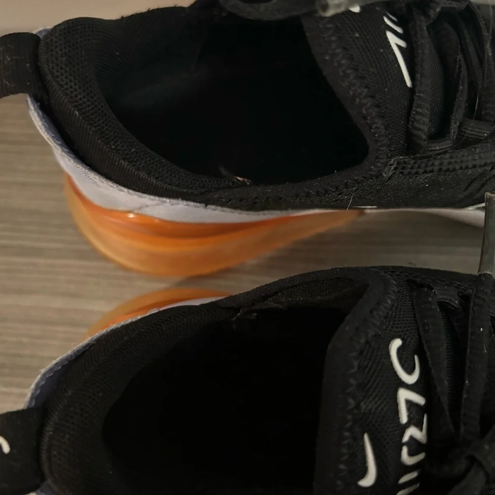 Nike Air Max 270 Black Orange Accent Sneakers Women’s 7 / Youth 5.5 - Picture 9 of 9